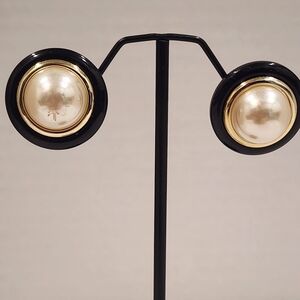 Vintage 1980s Pearl and Black Enamel Pierced Earrings